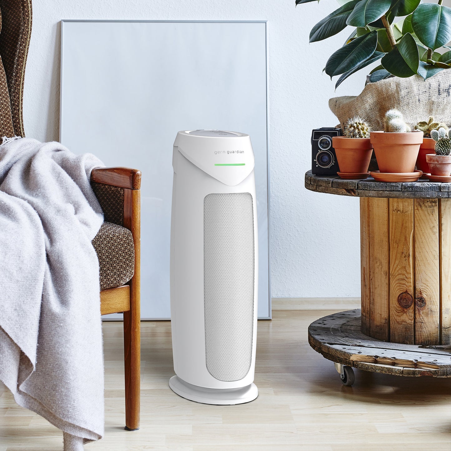 GermGuardian AC4880 HEPA PURE™ 22" Tower Air Purifier (5-speed 4-stage UV-C filtration, white)