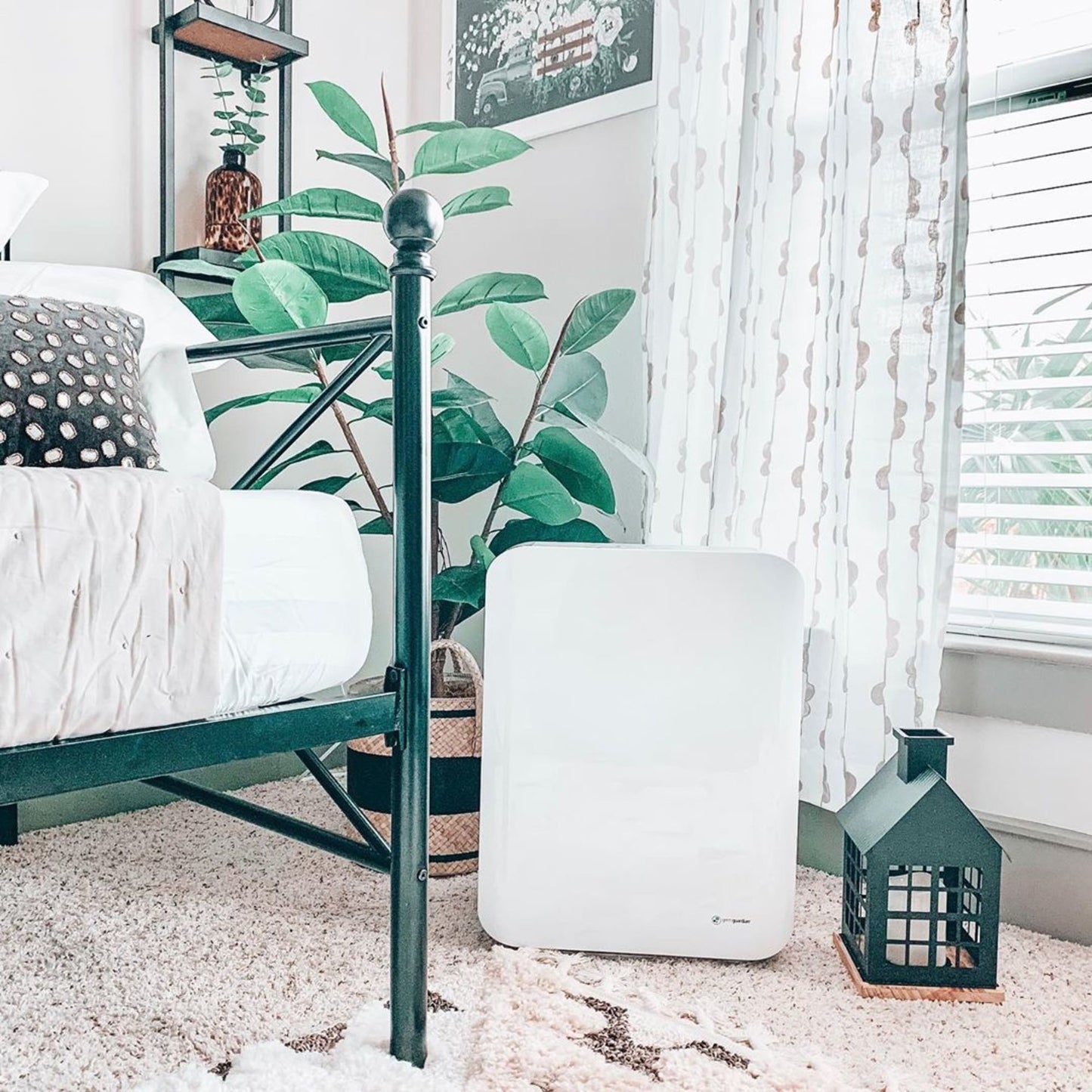 GermGuardian AC5900 HEPA PURE™ 21" Console Air Purifier (3-speed 4-stage filtration, white)